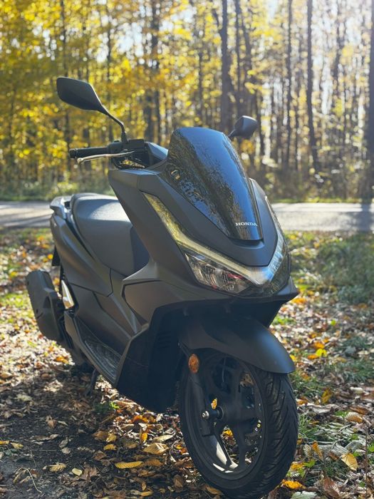 Scuter Honda PCX 125 2025