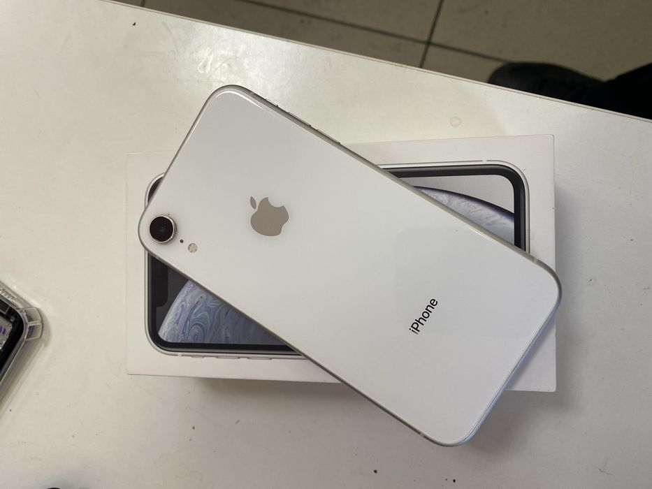 Продам Iphone XR 128гб