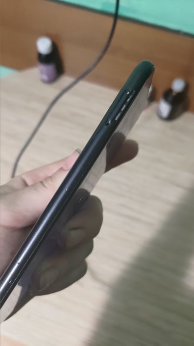 Продам телефон Самсунг а11