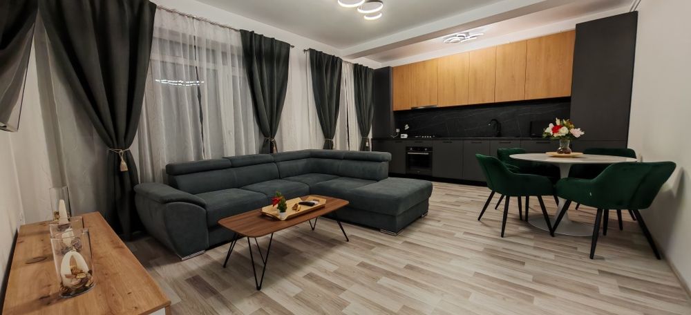 Închiriez apartament 3 camere complet mobilat și utilat