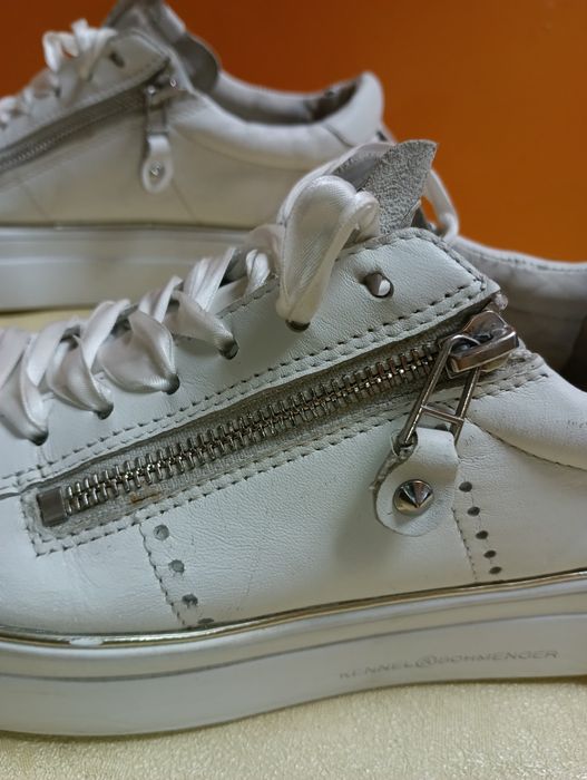 Kennel Schmenger N 42 кожени - 29 лв