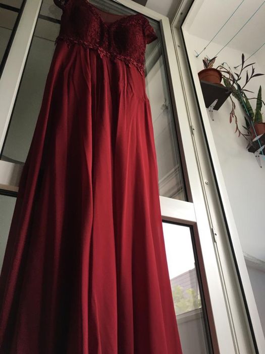 Rochie roșie superba