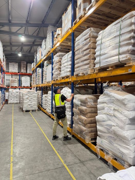 Verificare rafturi metalice inspectie