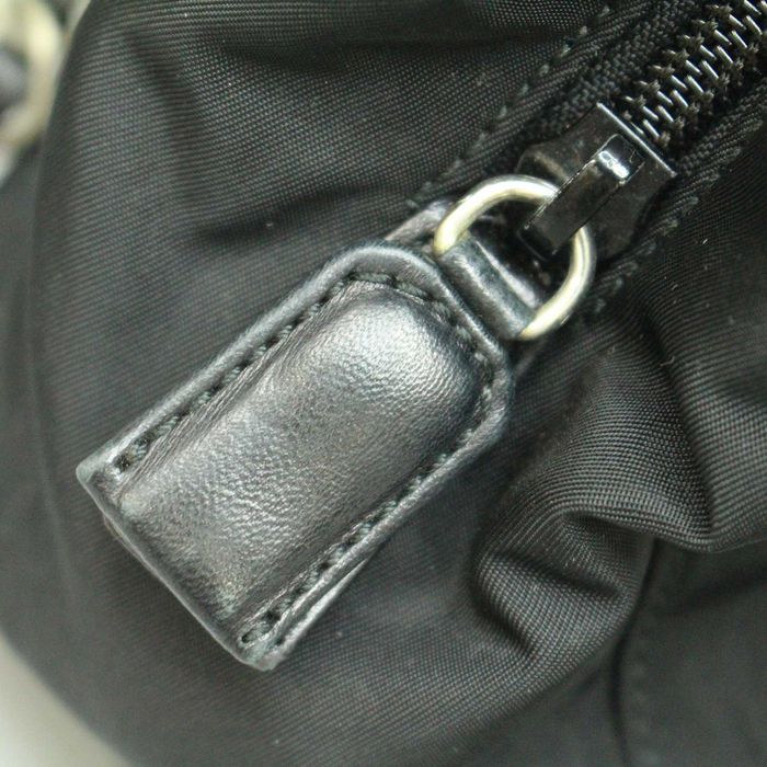 Чанта Prada Vela Nero Re-Nylon оригинал