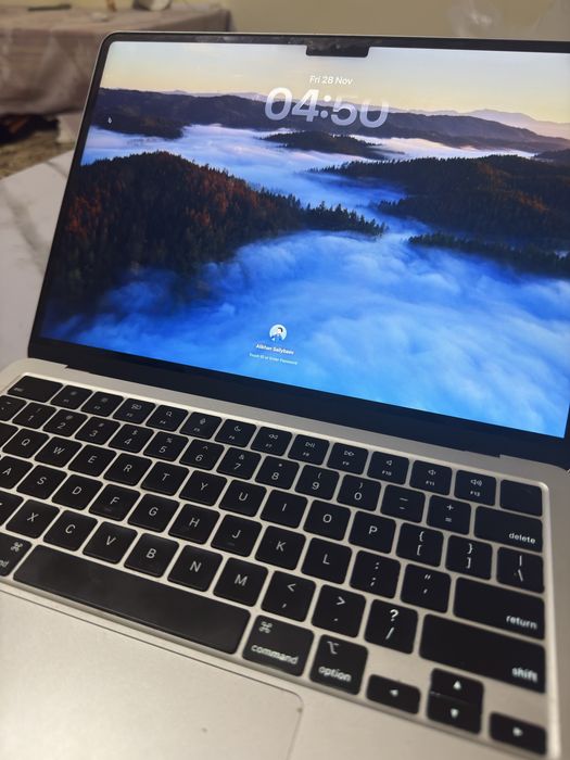 Макбук эйр м2 256/8 (обмен/торг)