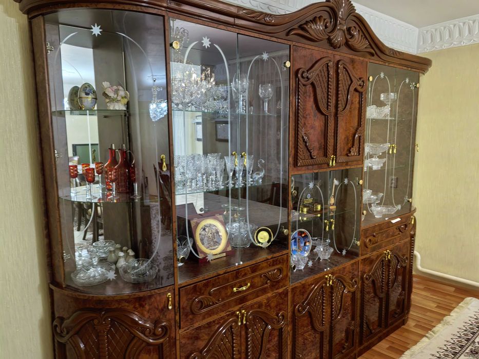 Сервант мебель двух гостинной