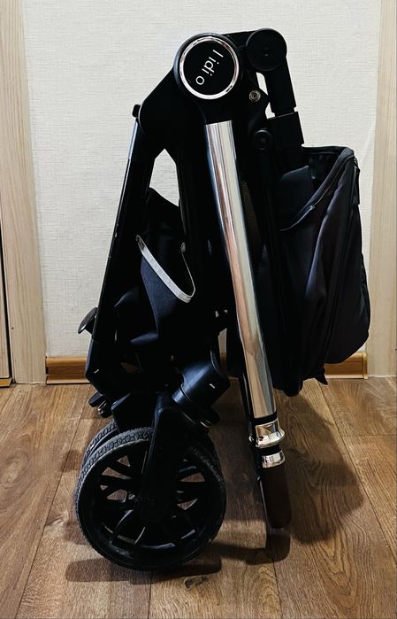 Продам коляску детскую 2в1