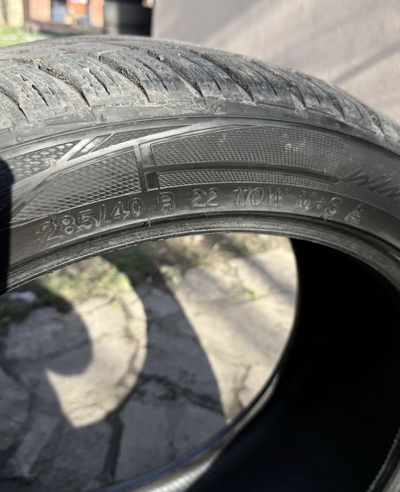 Cauciuc 285/40 R22 m+s si unul infinity r20 nou