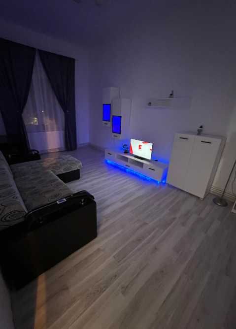 Дава се под наем Двустаен апартамент в Пловдив, Каменица 1 - 62 кв.м за 300 € - Снимка #2