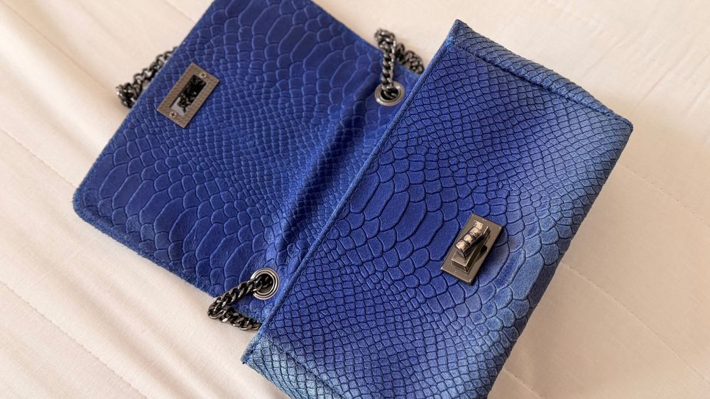 Синя дамска чанта-естествена кожа