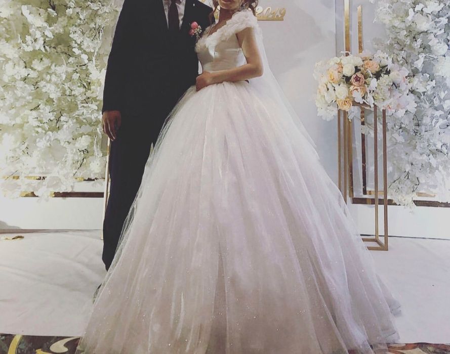 Свадебное платье и аксессуары