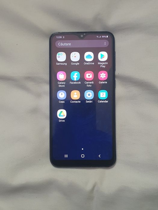 Tel. Samsung A10.