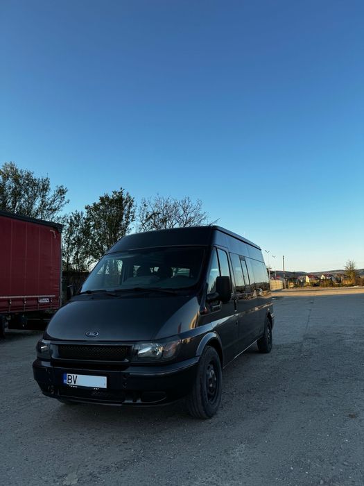 Vand Ford Transit 2,4 diesel cu 9 locuri