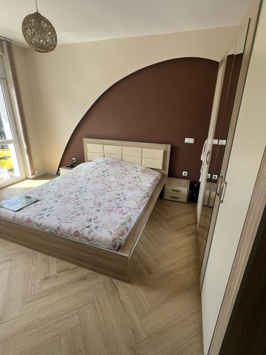 Стилен спален комплект