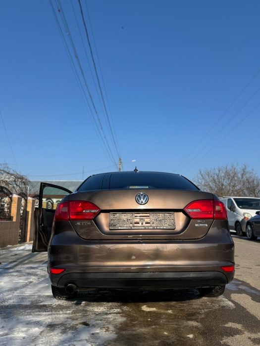 Vând Vw Jetta 2011 1.2 Tsi 105 Cp