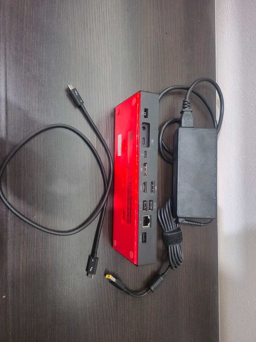 Lenovo tunderbolt 4 Dock 135W