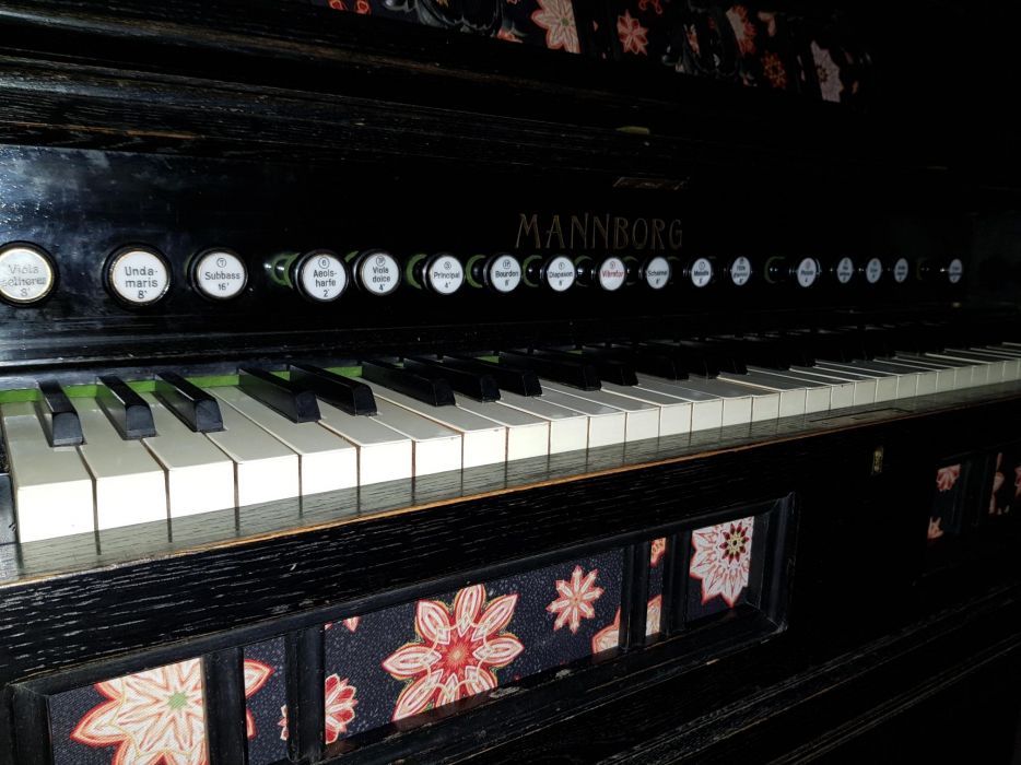 Mannborg Harmonica fabricat 1924 . pianina pian claviatura