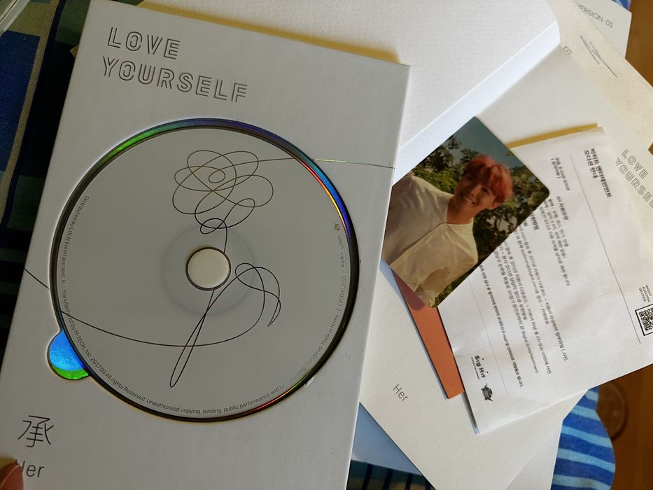 BTS ALBUMS и книга