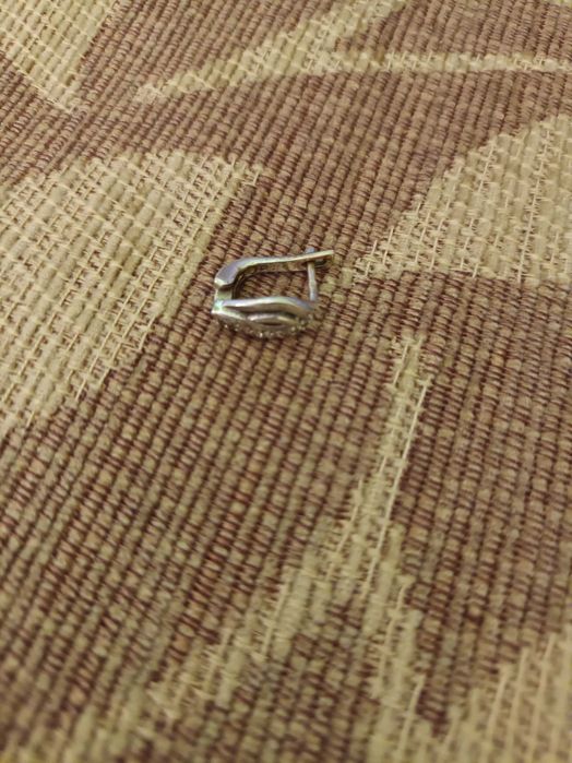 обеца сребро и цирконий - 1 бр.