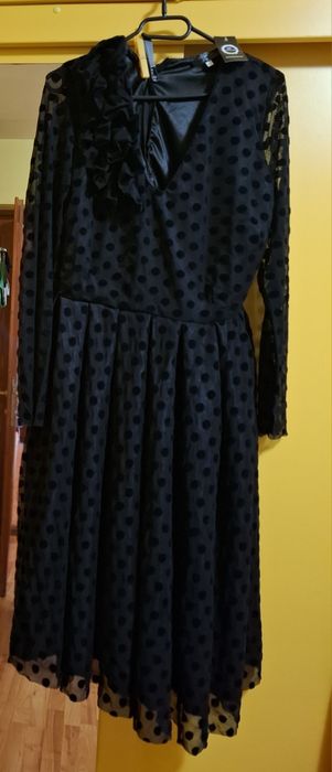 Vand rochie neagra noua