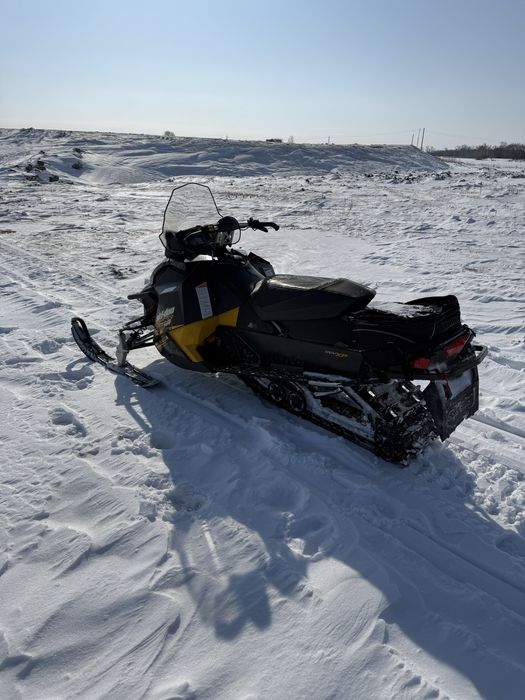 Продам снегоход BRP