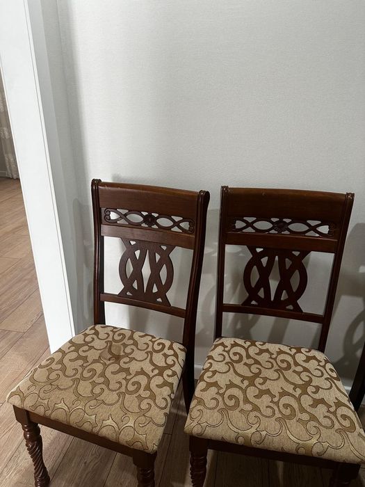 Стулья деревянные