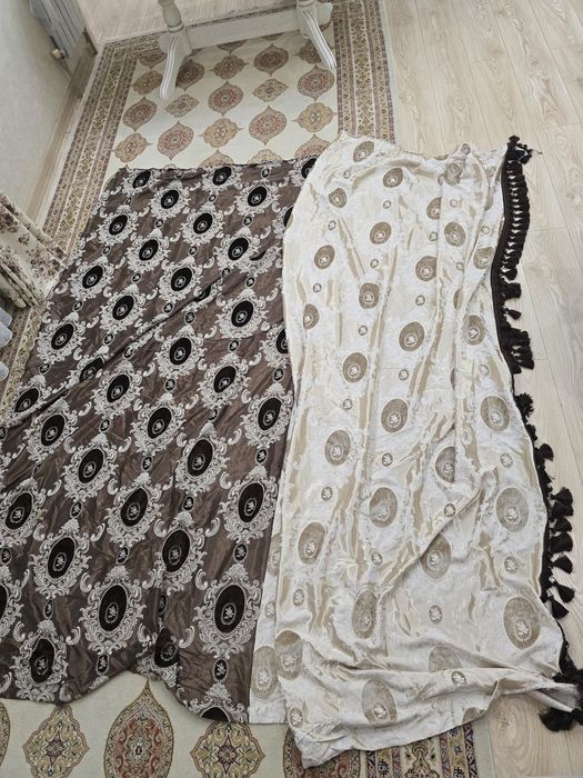 Продаю шторы с тюлью , высота 2.7 м.