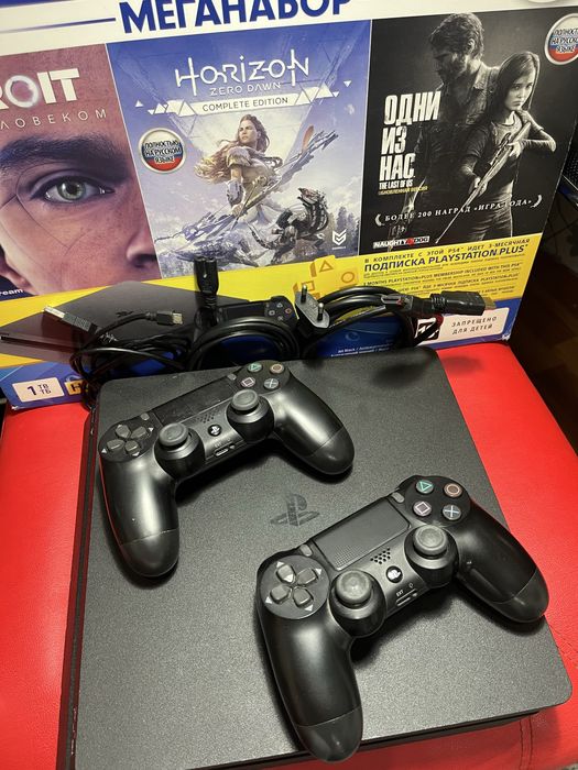 Plastation 4 в хорошем состояний