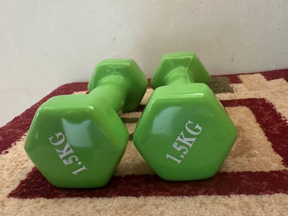 Гантели 1.5 кг  гантели