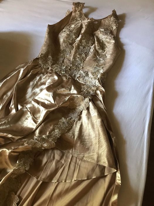 Rochie elegantă aurie