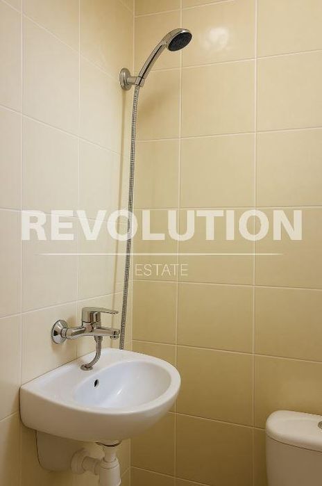 Дава се под наем Двустаен апартамент в Варна, м-т Св. Никола - 60 кв.м за 625 € - Снимка #4