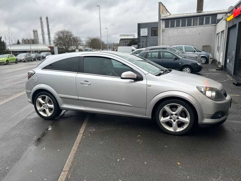 Opel Astra H GTC 1.7 CDTI