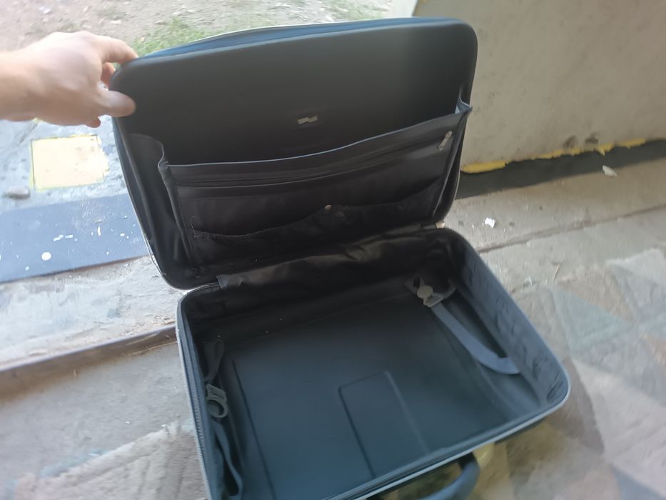Отдам кейс чемодан