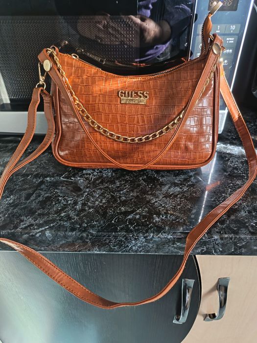 Gentuţă GUESS maro