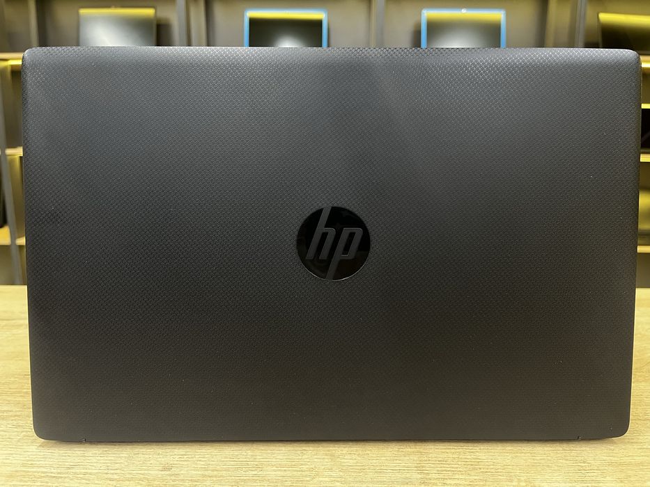Офисный ноутбук HP Laptop 17 - 17.3 FHD/Core i3-1215U/8GB/SSD 512GB