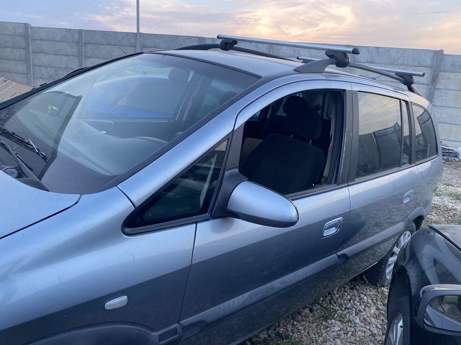 Vând far Stanga Opel Zafira A 1999-2005 stare f buna!