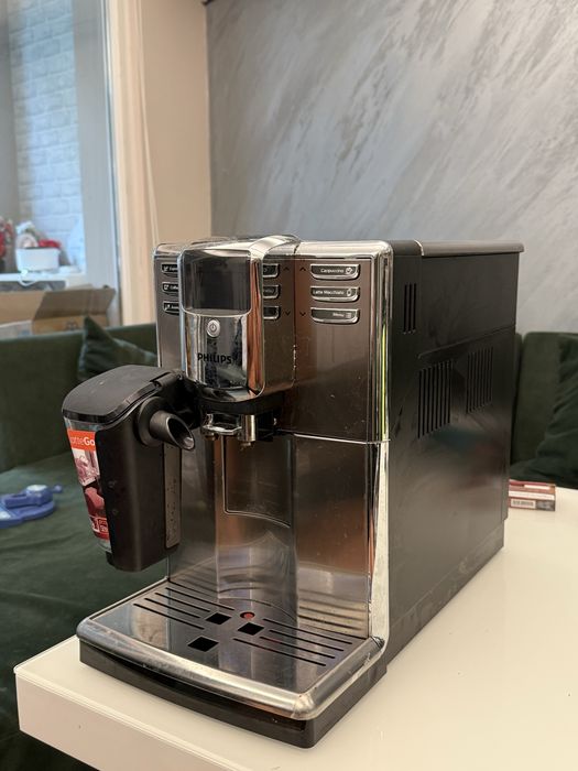 Кафемашина Philips 5000 LatteGo