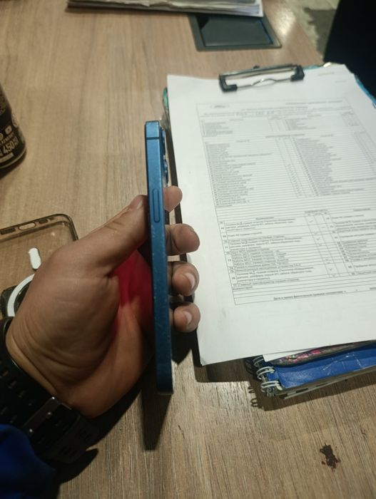 Продаем айфон 13