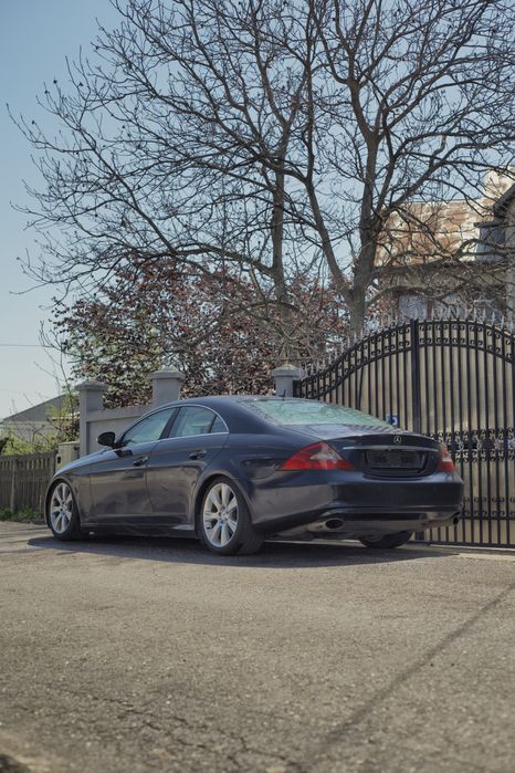 Dezmembrez Mercedes CLS W219 280 300 320 350 500 550 55 63 AMG perna