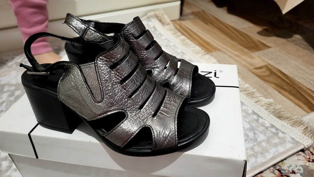 Все по 3000 тыс тенге.