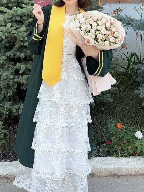 Продается платье нарядное белое