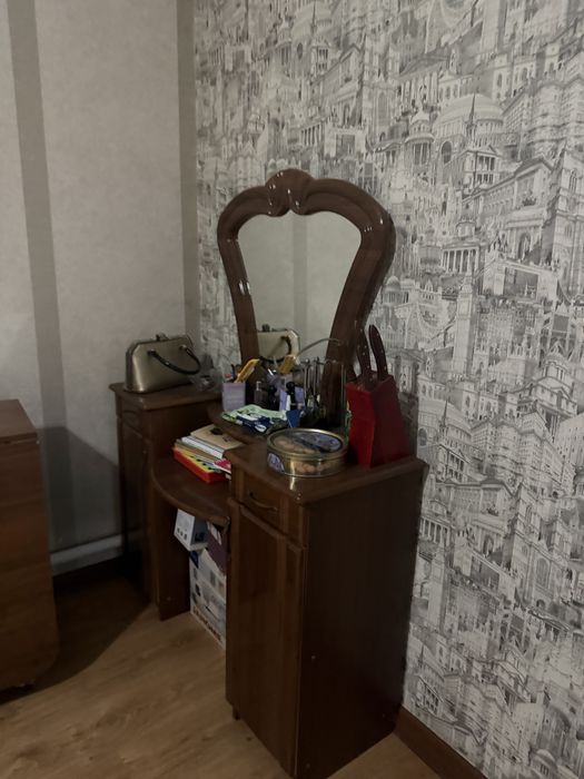 Продам трюмо самовывоз