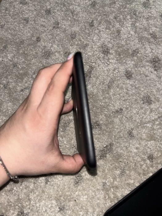 Vând Kindle Generatia 11