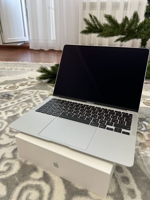 MacBook Air M1 (2020)