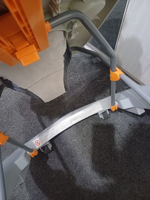 Продаётся фирменный ходунок chicco