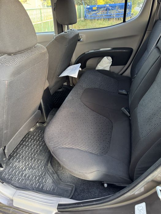 Mitsubishi L 200 an 2012