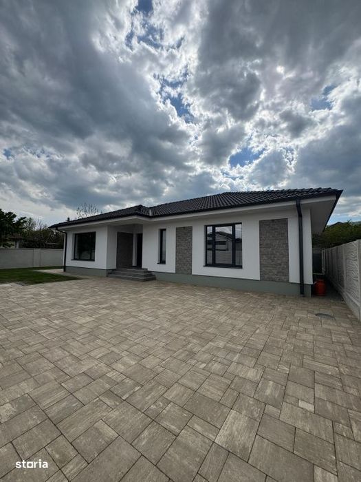 Casa Premium Parter | Stil Mediteranean | 3 Dormitoare | Curte Amenaja