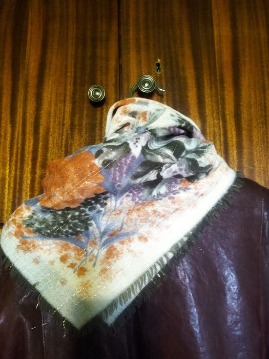 Дамски шалове зимни и летни