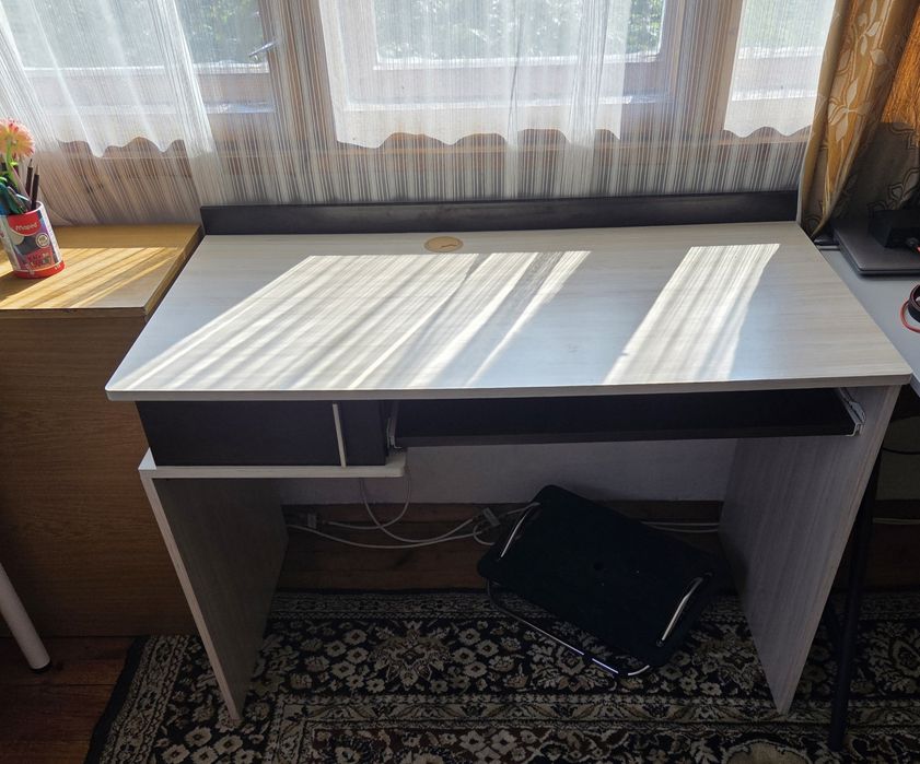 Бюро +плот за клавиатура