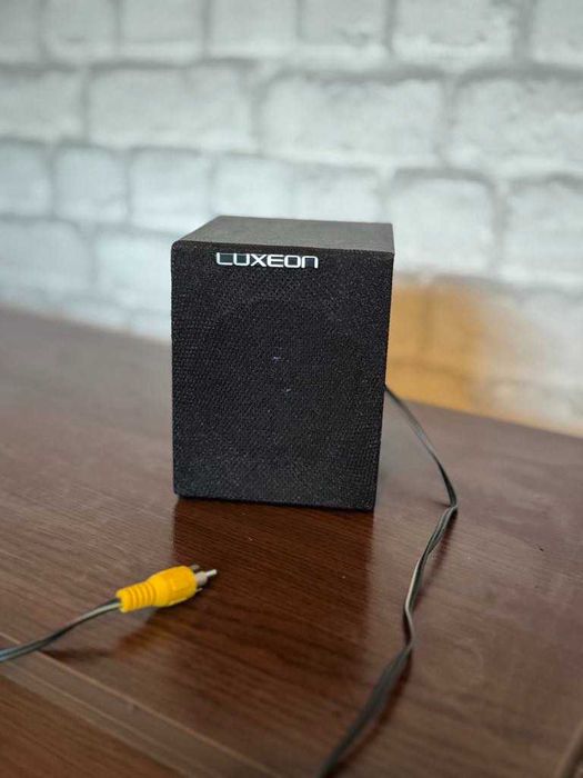 Домашно кино Буфер и 5 тонколнки 5.1 Luxeon С КАБЕЛ за ТЕЛЕФОН Android